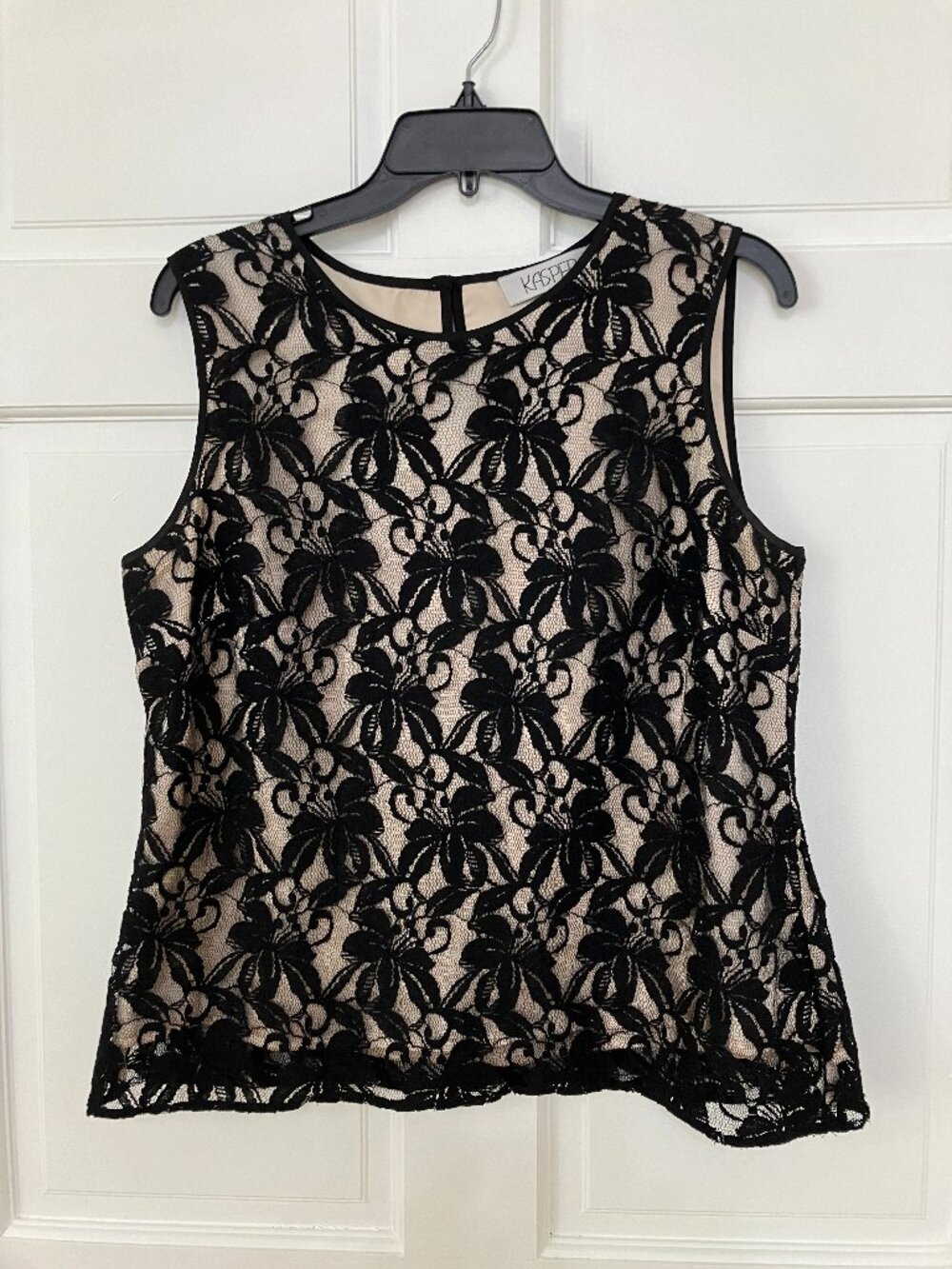 Kasper top Size Large
